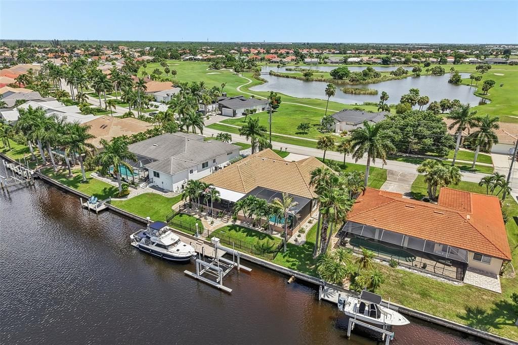 En Venta: $899,900 (3 camas, 2 baños, 2211 Pies cuadrados)