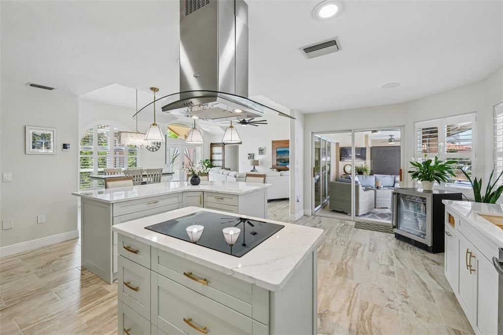 En Venta: $899,900 (3 camas, 2 baños, 2211 Pies cuadrados)