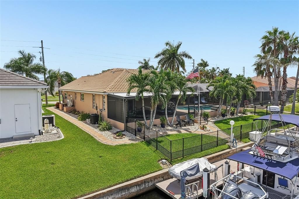 En Venta: $899,900 (3 camas, 2 baños, 2211 Pies cuadrados)
