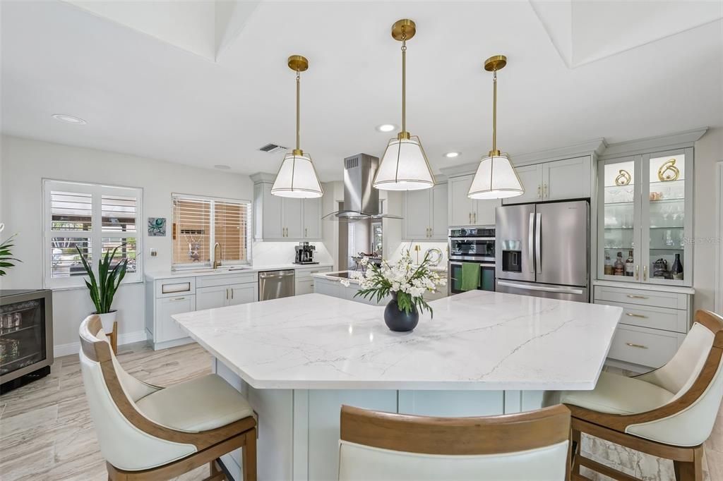 En Venta: $899,900 (3 camas, 2 baños, 2211 Pies cuadrados)