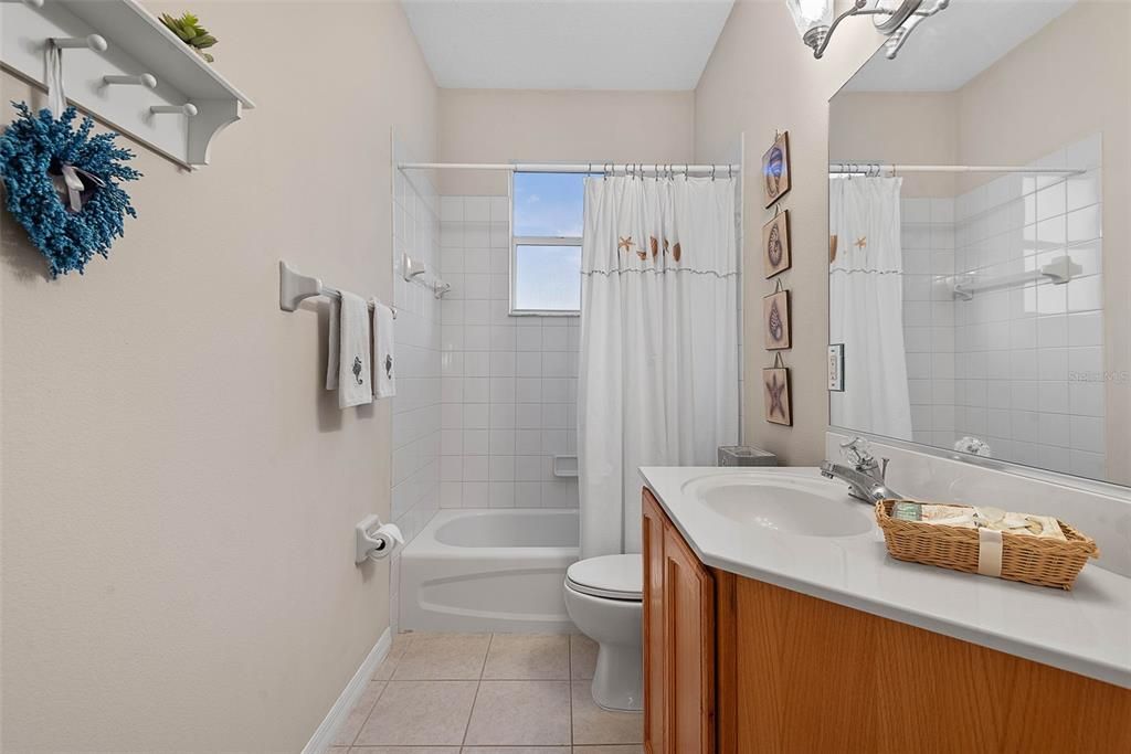 For Sale: $370,000 (2 beds, 2 baths, 1637 Square Feet)