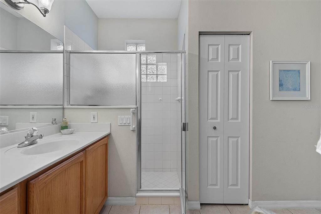 For Sale: $370,000 (2 beds, 2 baths, 1637 Square Feet)