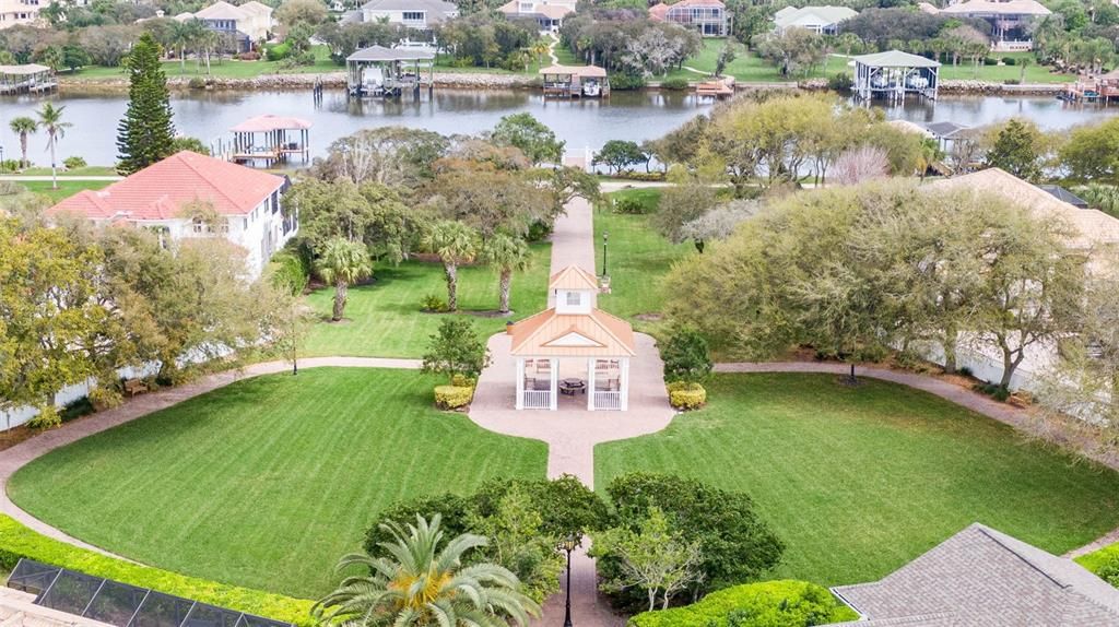 For Sale: $370,000 (2 beds, 2 baths, 1637 Square Feet)