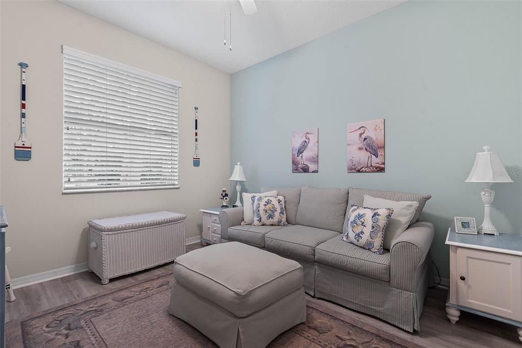 For Sale: $370,000 (2 beds, 2 baths, 1637 Square Feet)