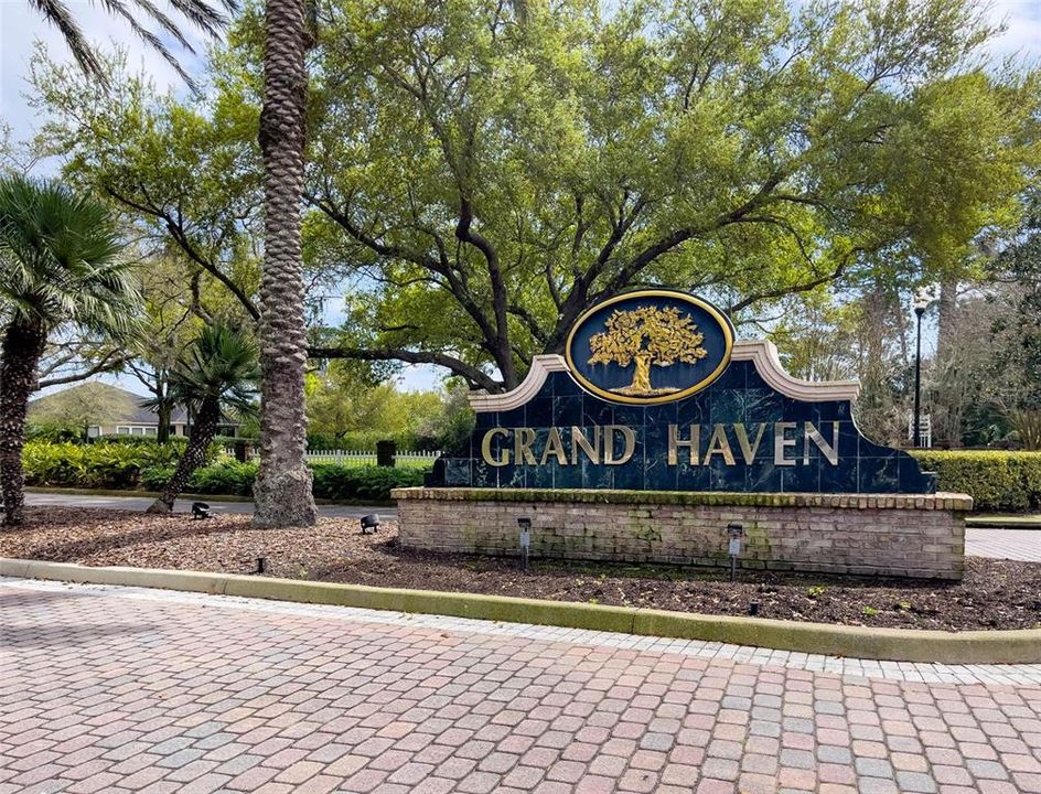 For Sale: $370,000 (2 beds, 2 baths, 1637 Square Feet)