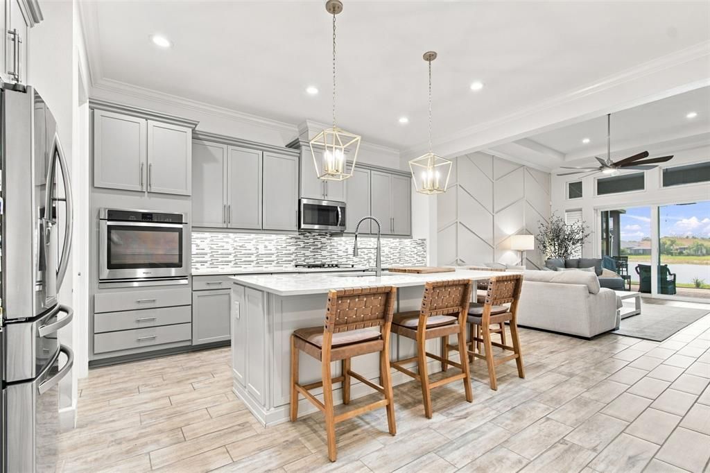 En Venta: $524,900 (3 camas, 2 baños, 2271 Pies cuadrados)