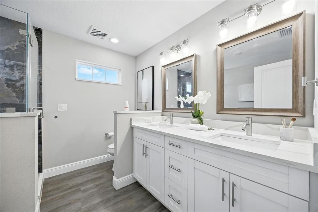 For Sale: $560,000 (3 beds, 2 baths, 1821 Square Feet)
