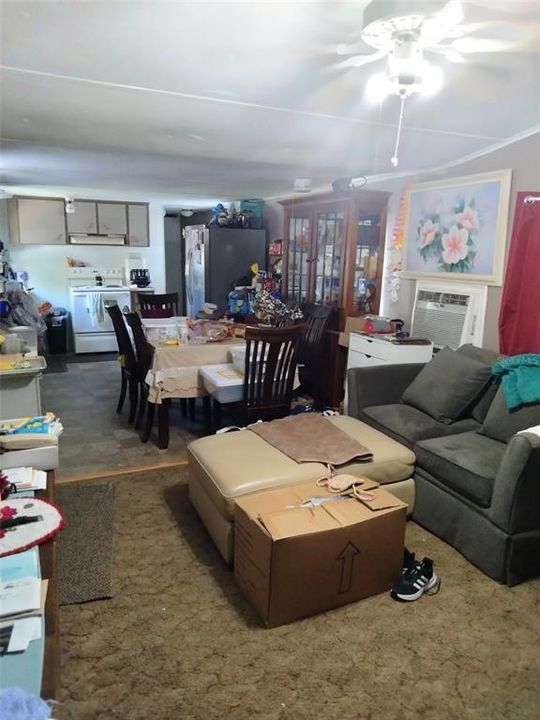 For Sale: $234,000 (8 beds, 4 baths, 720 Square Feet)