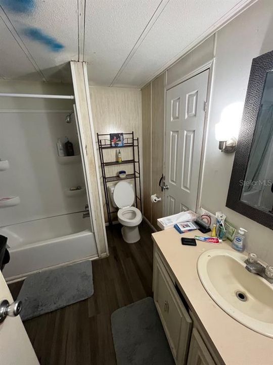 For Sale: $234,000 (8 beds, 4 baths, 720 Square Feet)
