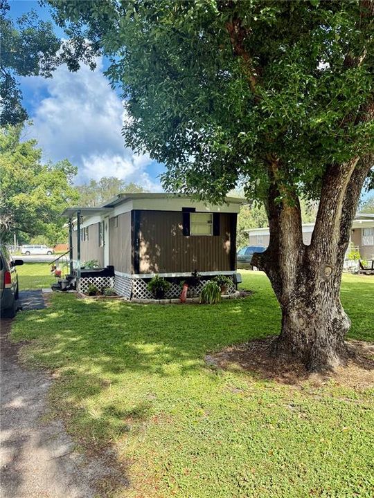 For Sale: $234,000 (8 beds, 4 baths, 720 Square Feet)