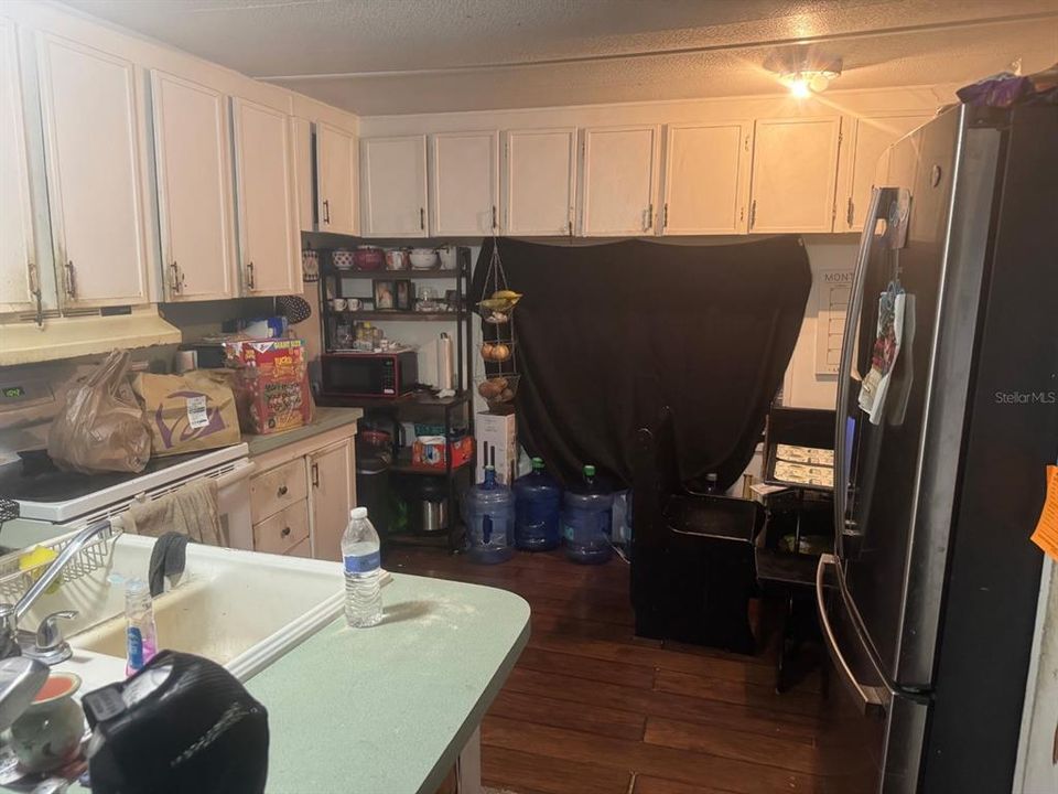 For Sale: $234,000 (8 beds, 4 baths, 720 Square Feet)