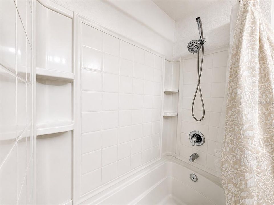 For Sale: $199,990 (2 beds, 2 baths, 1134 Square Feet)
