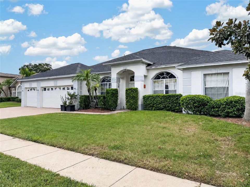For Sale: $725,000 (5 beds, 4 baths, 2546 Square Feet)