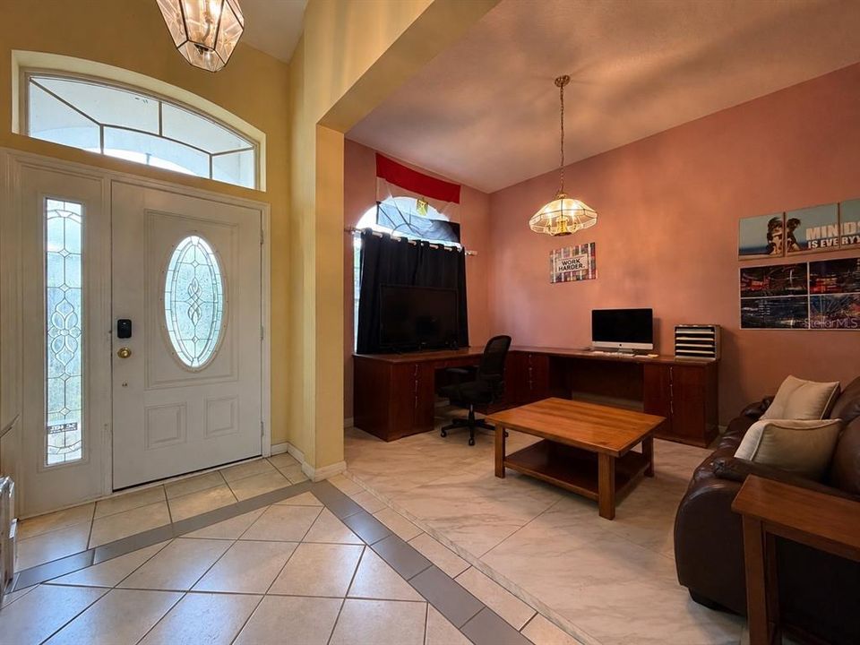For Sale: $725,000 (5 beds, 4 baths, 2546 Square Feet)
