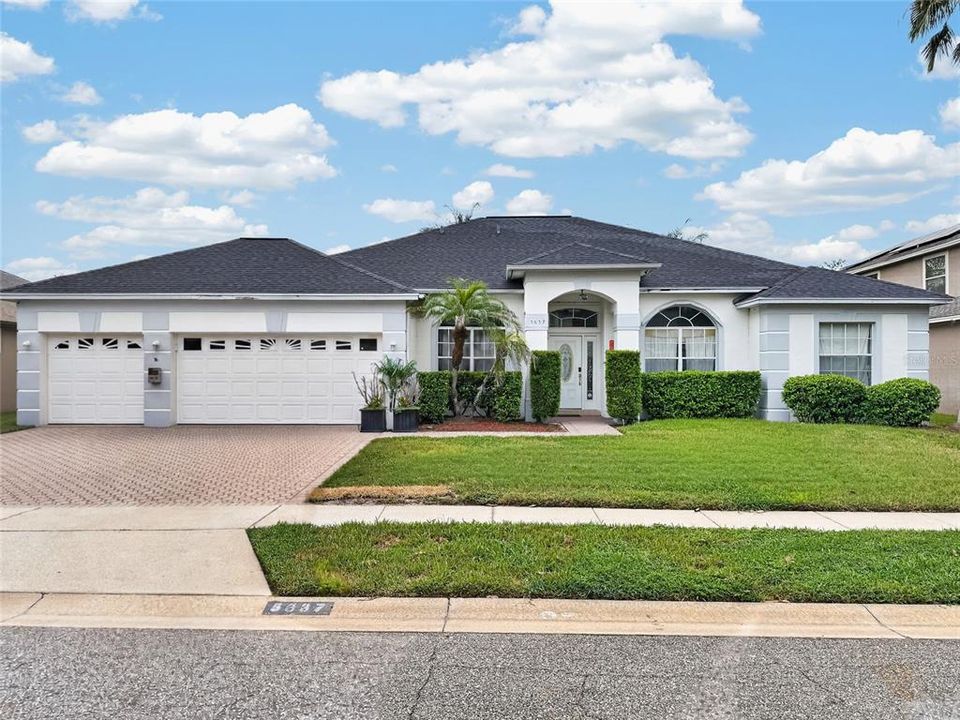 For Sale: $725,000 (5 beds, 4 baths, 2546 Square Feet)