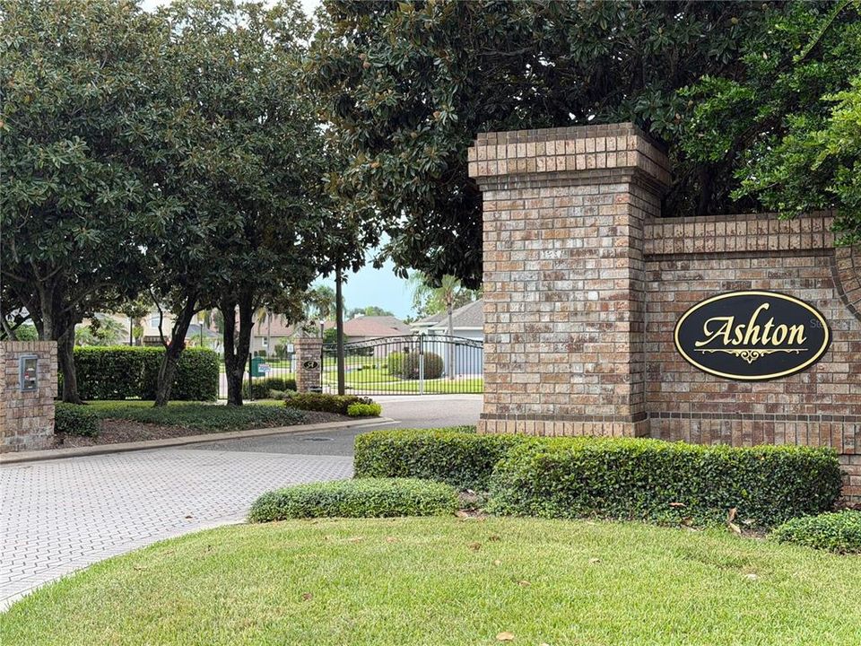 For Sale: $725,000 (5 beds, 4 baths, 2546 Square Feet)