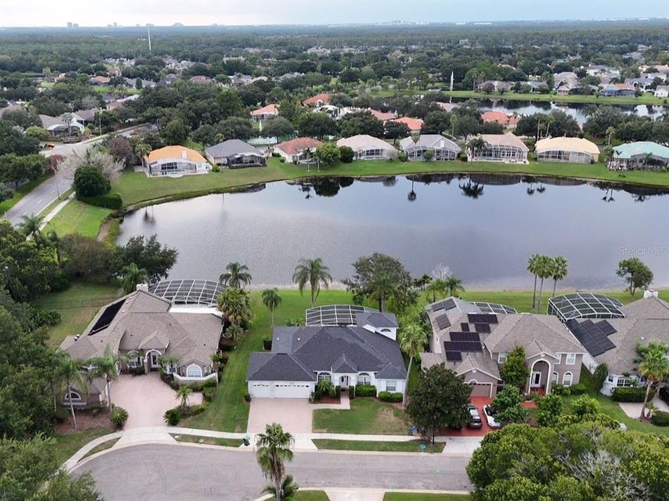 For Sale: $725,000 (5 beds, 4 baths, 2546 Square Feet)