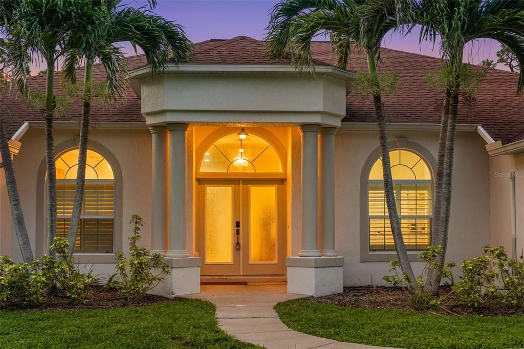 En Venta: $1,599,000 (4 camas, 2 baños, 2709 Pies cuadrados)