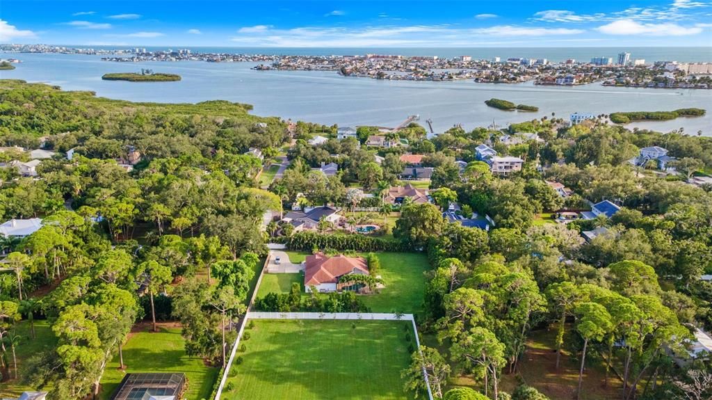 En Venta: $1,599,000 (4 camas, 2 baños, 2709 Pies cuadrados)