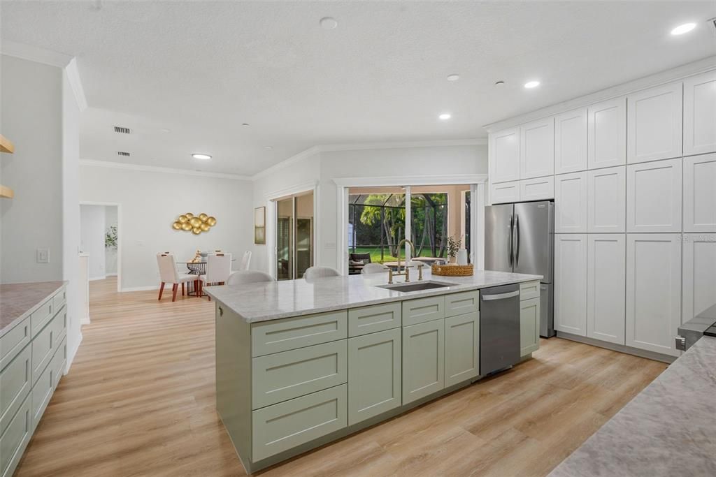 En Venta: $1,599,000 (4 camas, 2 baños, 2709 Pies cuadrados)