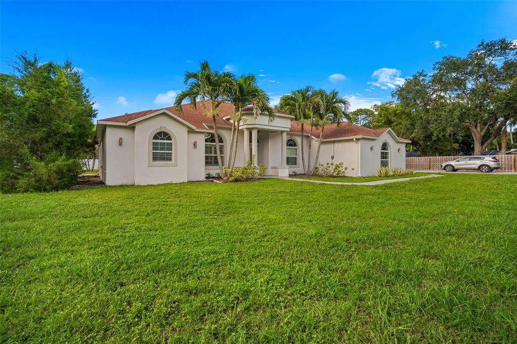En Venta: $1,599,000 (4 camas, 2 baños, 2709 Pies cuadrados)