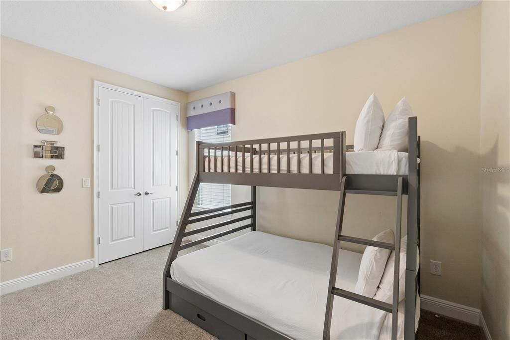 For Sale: $849,000 (5 beds, 5 baths, 3328 Square Feet)