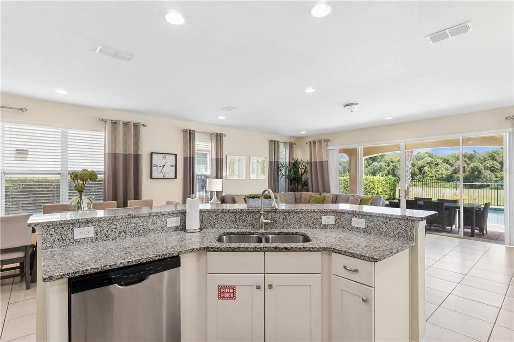 For Sale: $849,000 (5 beds, 5 baths, 3328 Square Feet)
