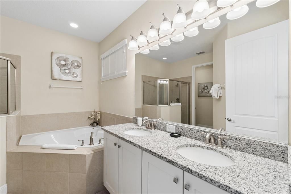 For Sale: $849,000 (5 beds, 5 baths, 3328 Square Feet)