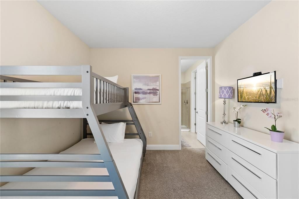 For Sale: $849,000 (5 beds, 5 baths, 3328 Square Feet)