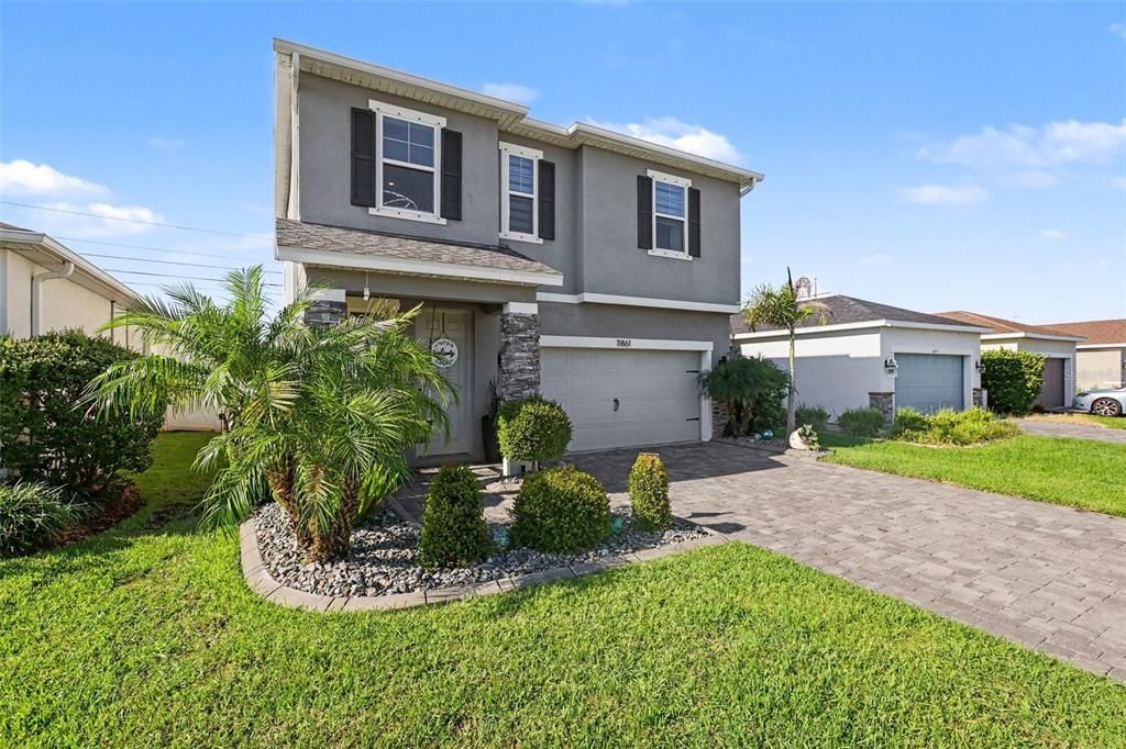 For Rent: $2,575 (3 beds, 2 baths, 1970 Square Feet)
