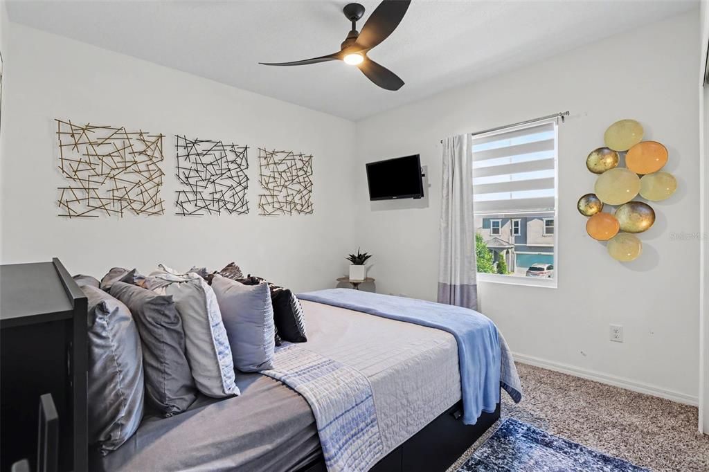 For Rent: $2,575 (3 beds, 2 baths, 1970 Square Feet)