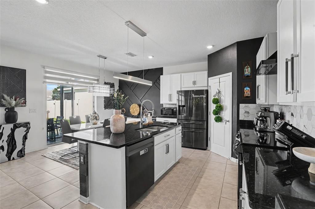For Rent: $2,575 (3 beds, 2 baths, 1970 Square Feet)