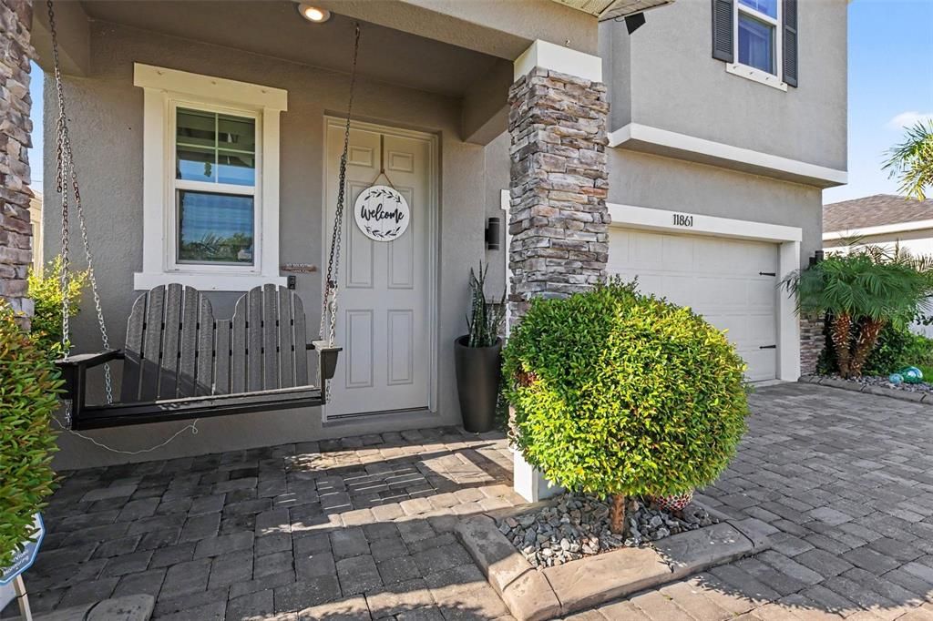 For Rent: $2,575 (3 beds, 2 baths, 1970 Square Feet)