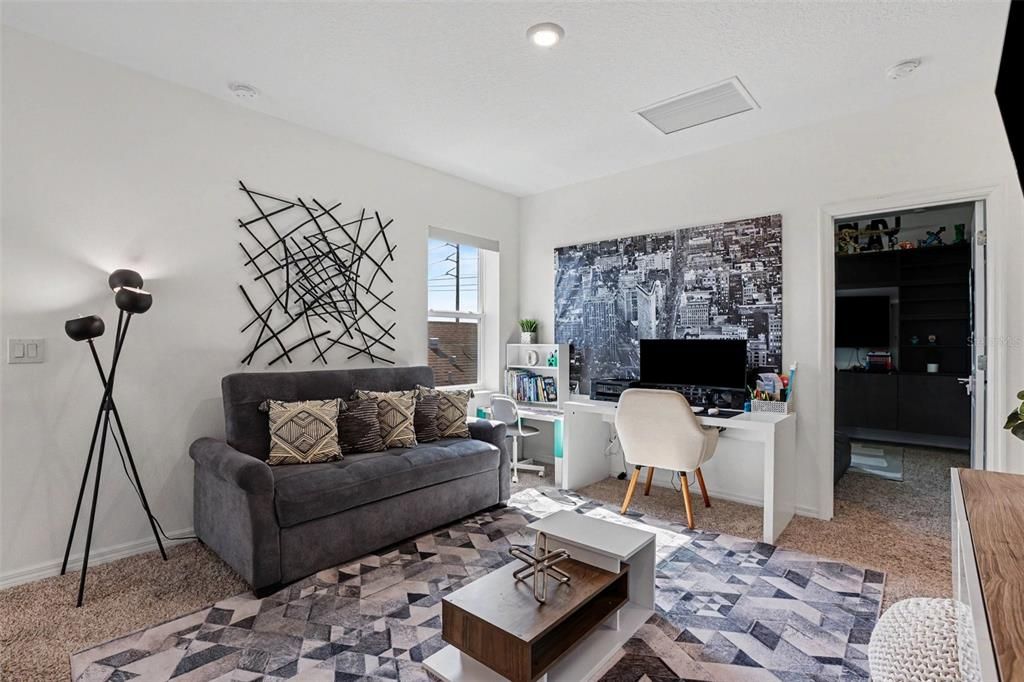 For Rent: $2,575 (3 beds, 2 baths, 1970 Square Feet)