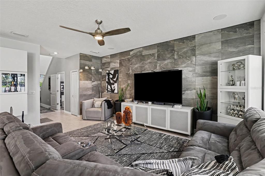 For Rent: $2,575 (3 beds, 2 baths, 1970 Square Feet)