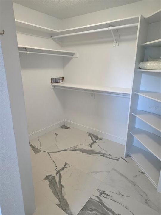 На продажу: $648,800 (4 спален, 2 ванн, 2340 Квадратных фут)