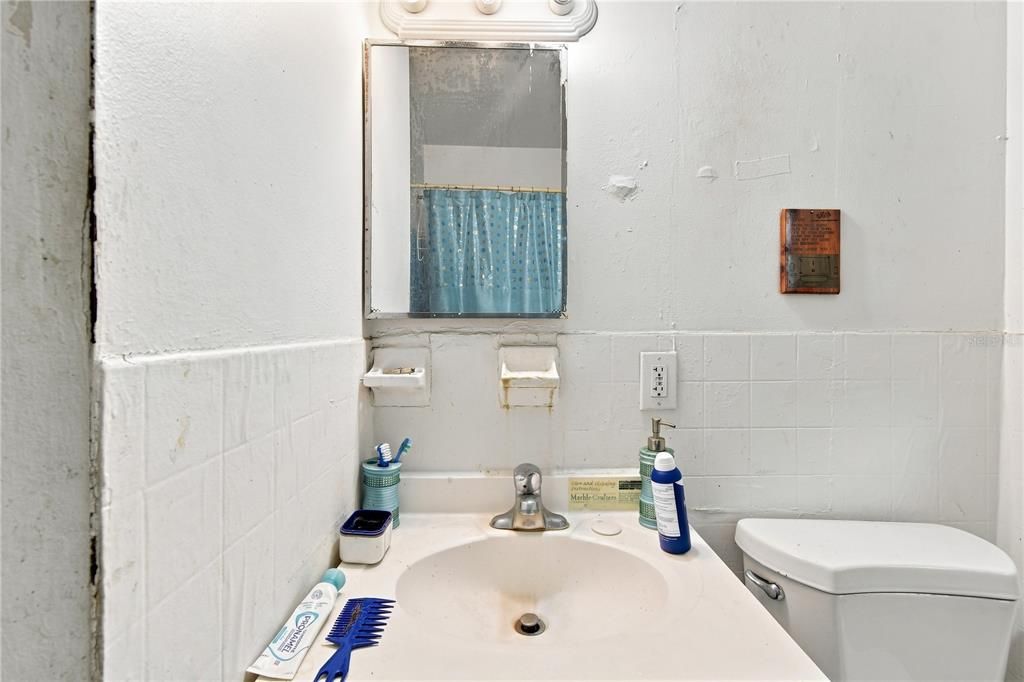 待售: $250,000 (3 贝兹, 1 浴室, 1082 平方英尺)