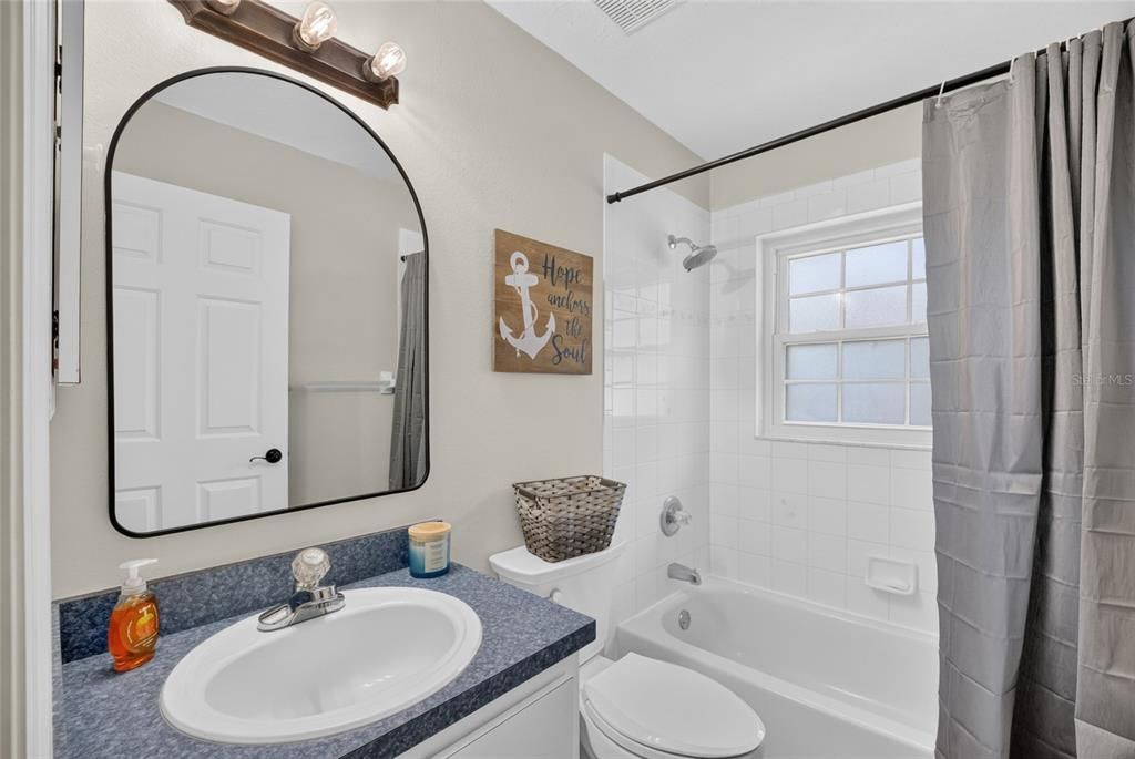 For Sale: $235,000 (3 beds, 2 baths, 1296 Square Feet)