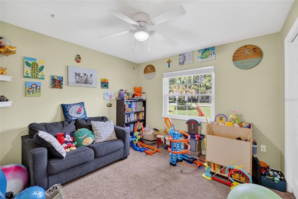 For Sale: $235,000 (3 beds, 2 baths, 1296 Square Feet)