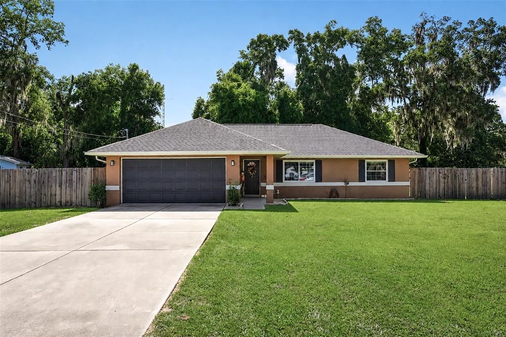 For Sale: $235,000 (3 beds, 2 baths, 1296 Square Feet)