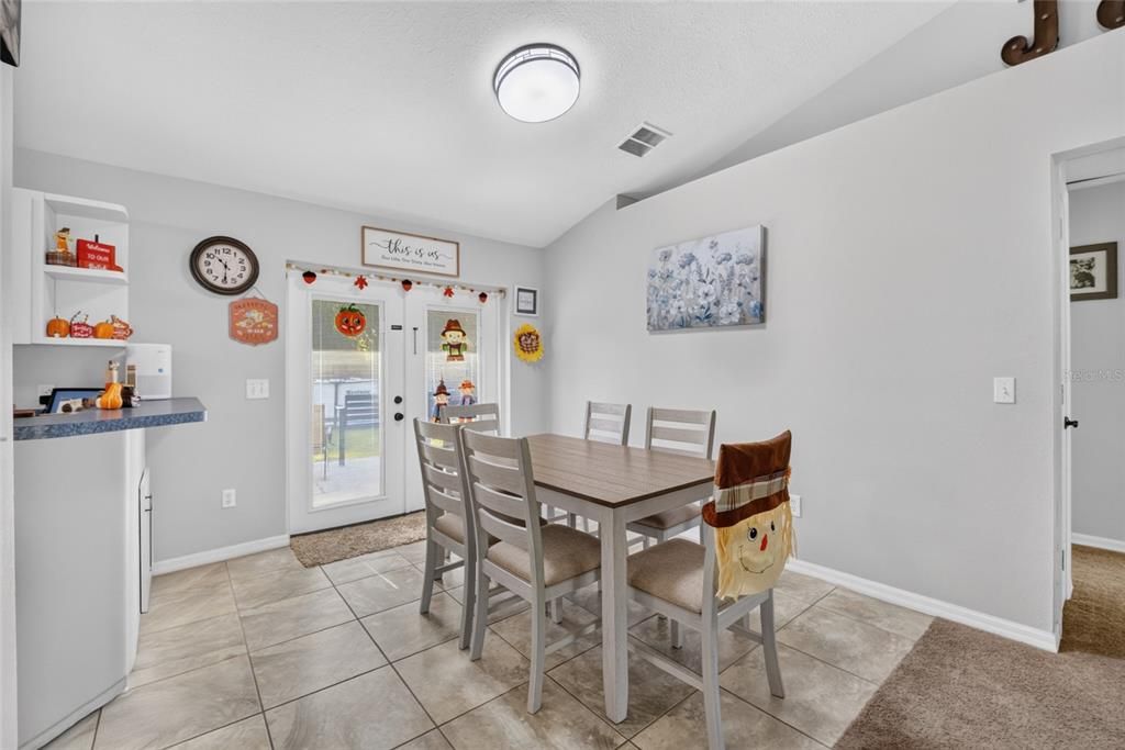 For Sale: $235,000 (3 beds, 2 baths, 1296 Square Feet)