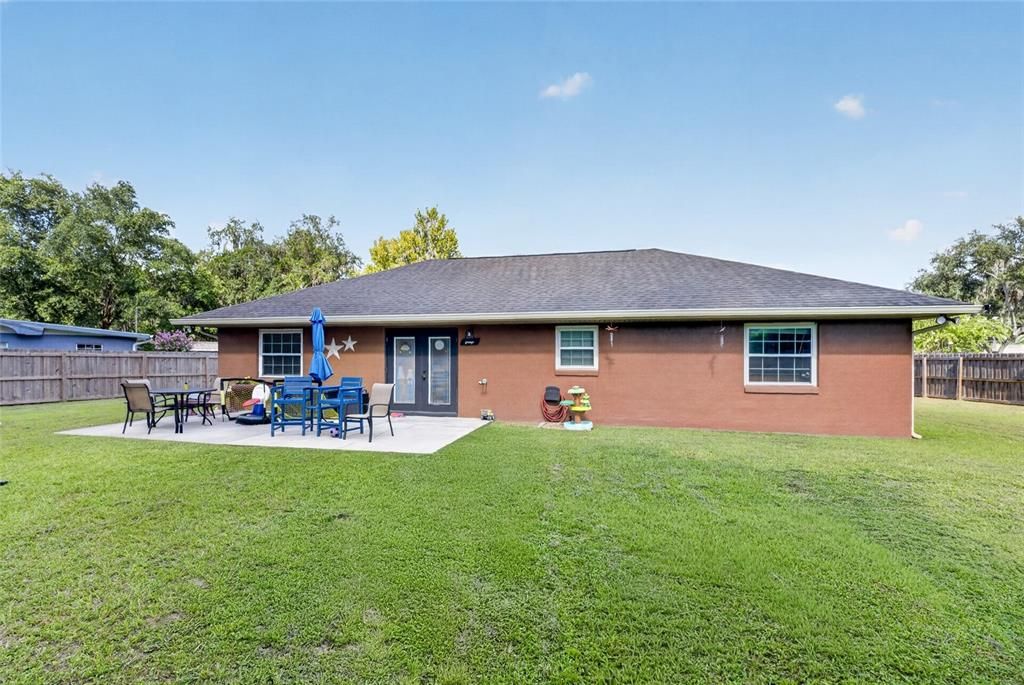 For Sale: $235,000 (3 beds, 2 baths, 1296 Square Feet)