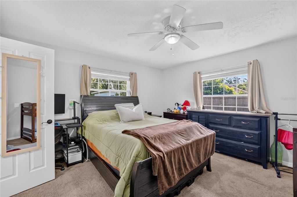 For Sale: $235,000 (3 beds, 2 baths, 1296 Square Feet)