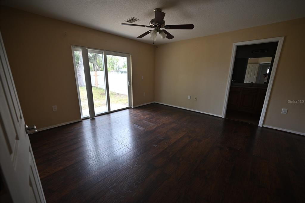 En Venta: $330,000 (3 camas, 2 baños, 1419 Pies cuadrados)