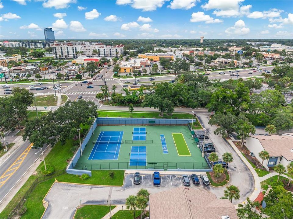 For Sale: $139,900 (2 beds, 2 baths, 1341 Square Feet)
