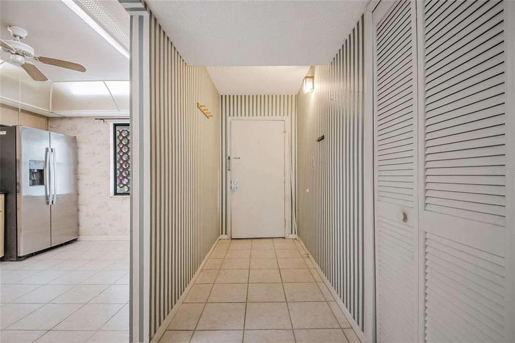 For Sale: $139,900 (2 beds, 2 baths, 1341 Square Feet)