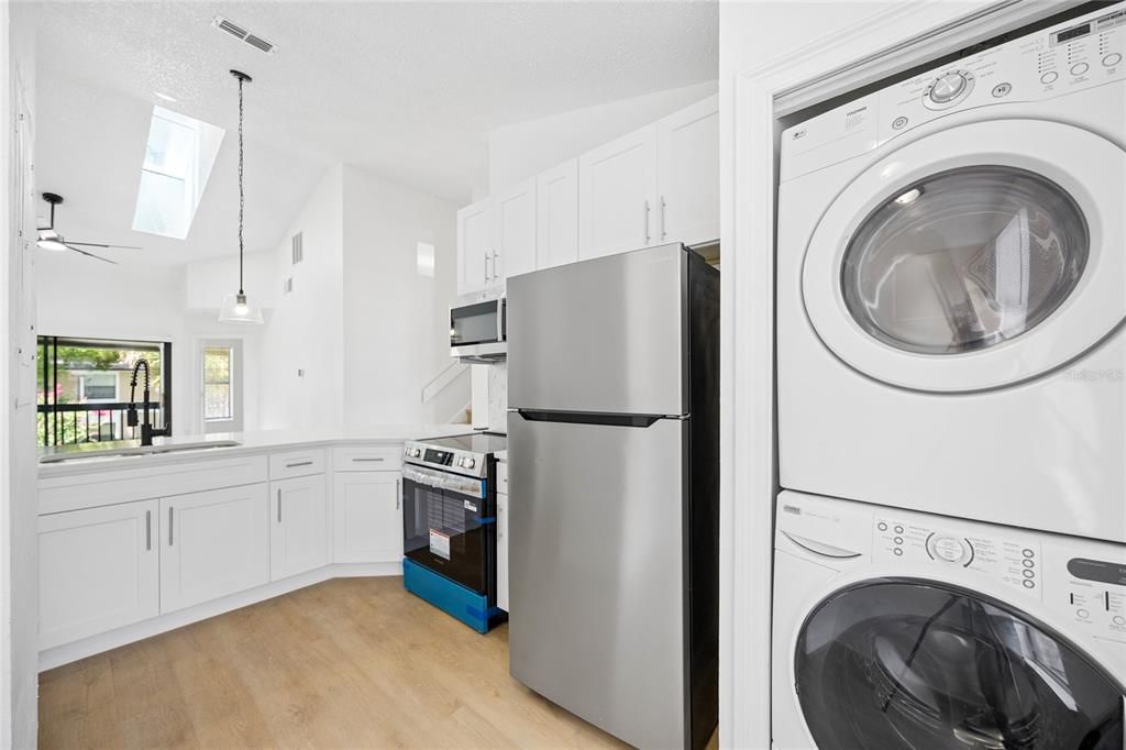 For Rent: $2,200 (3 beds, 3 baths, 1185 Square Feet)