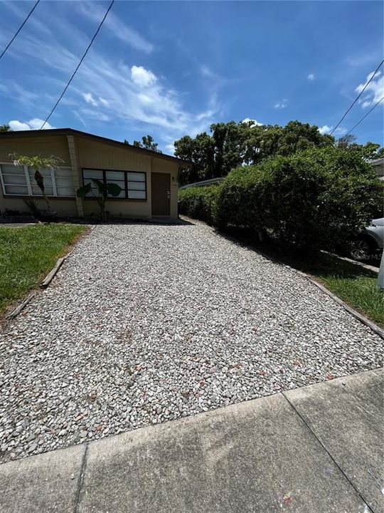 For Rent: $1,775 (2 beds, 1 baths, 800 Square Feet)