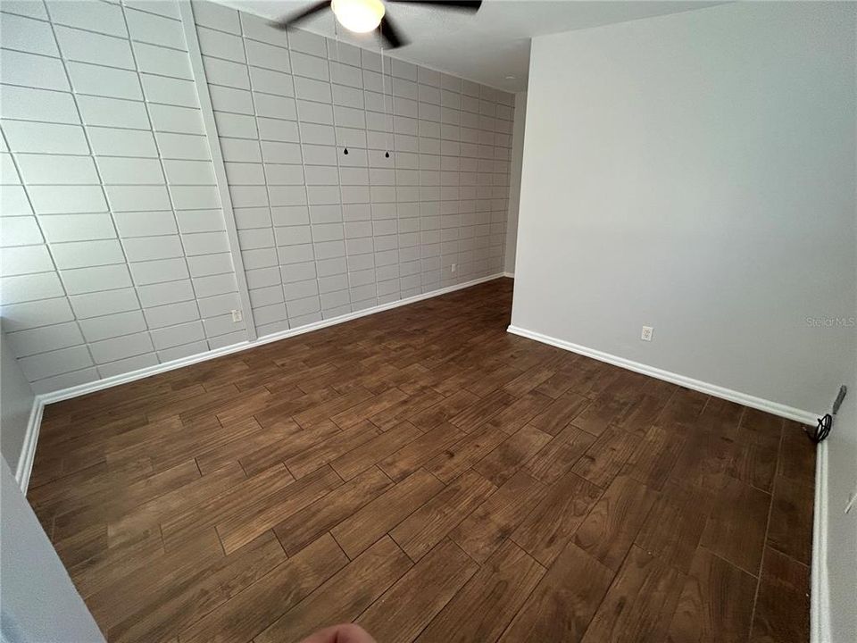 For Rent: $1,775 (2 beds, 1 baths, 800 Square Feet)