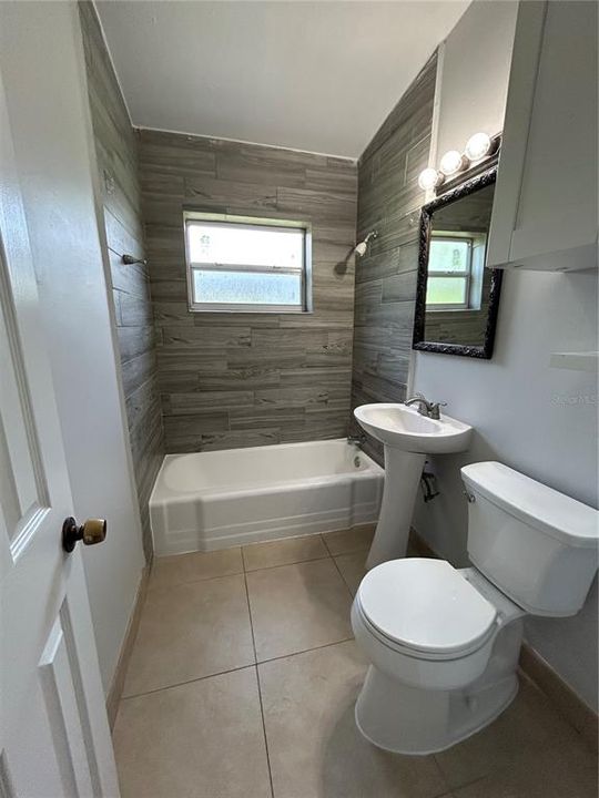 For Rent: $1,775 (2 beds, 1 baths, 800 Square Feet)